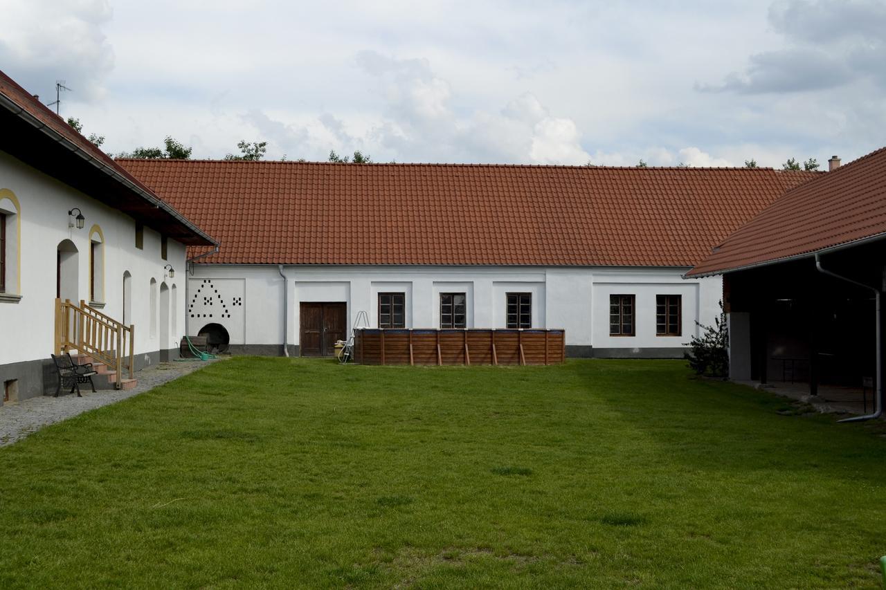 Blazkuv Statek Apartment Malsice Exterior photo