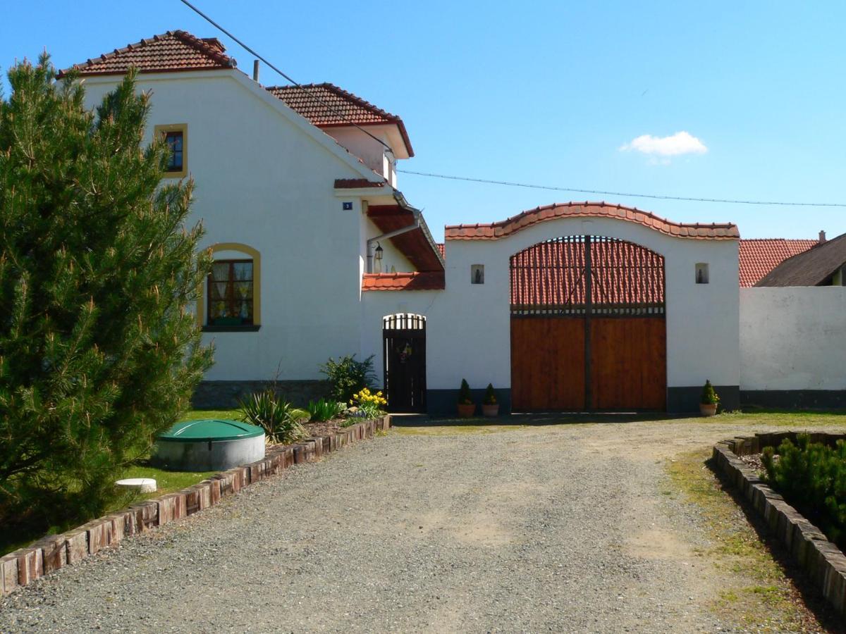 Blazkuv Statek Apartment Malsice Exterior photo